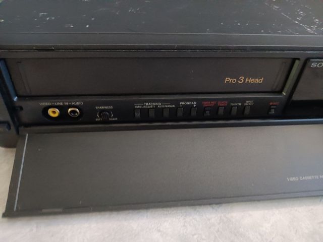 Videoregistratore VHS Sony SLV-335 non si accende