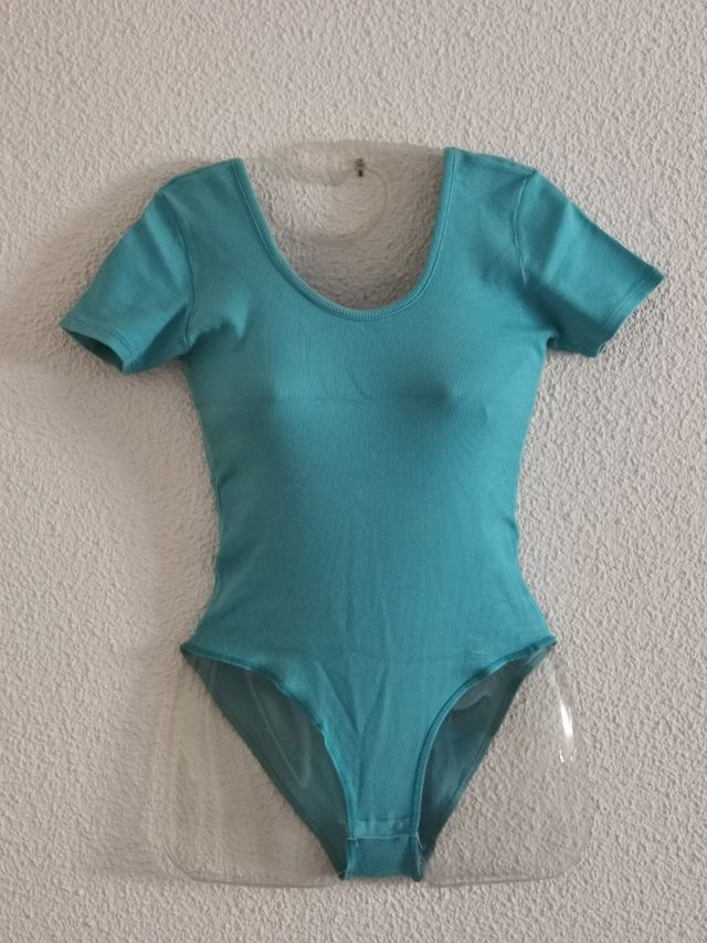 LOTE 3 Bodys mujer. Udad 2€