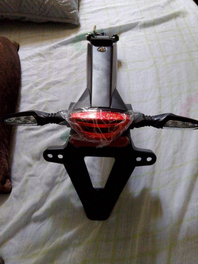 Portamatrículas con luz para moto