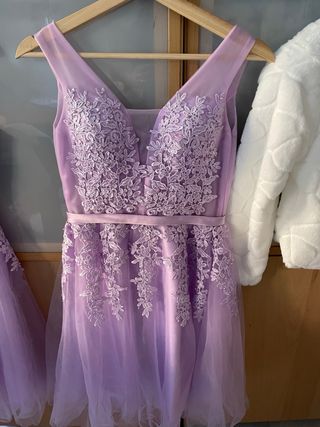 Abito lilla da sposa/ospite o damigella d'onore.