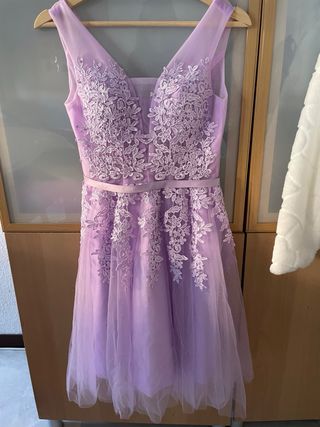 Abito lilla da sposa/ospite o damigella d'onore.