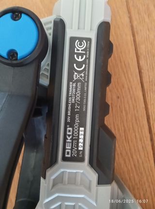 Desbrozadora de baterías Deko - Nueva