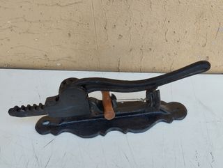 Cavatappi da muro in ghisa osteria vineria enoteca