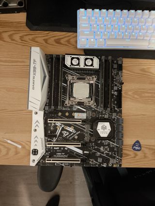 Placa base Huananzhi X99-TF + Xeon E5 2678v3 + 32G