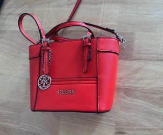 Bolso Guess rojo