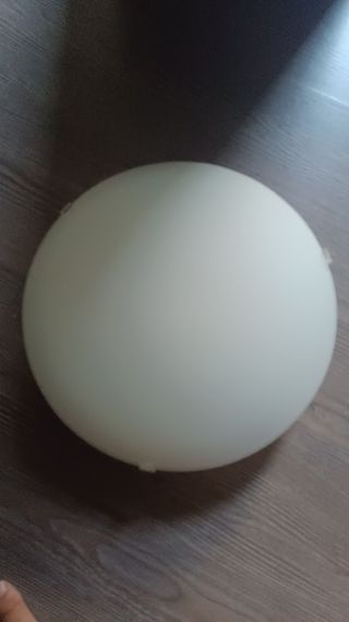 Plafoniera bianca in vetro opaco 