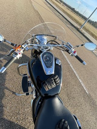 Suzuki Intruder C800 - 18.330km