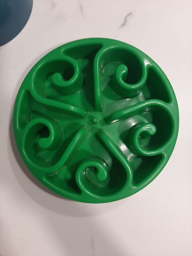 Comedero anti-voraz para mascotas