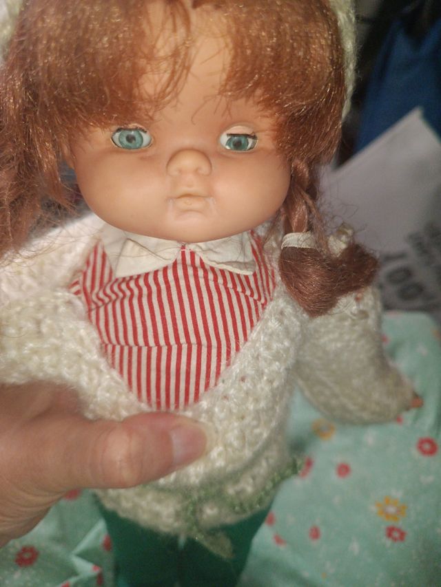 Muñeca antigua de ganchillo