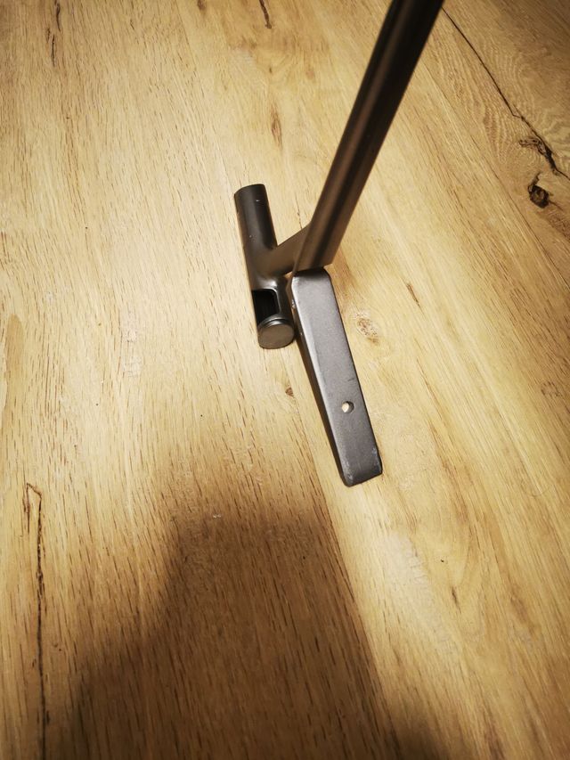 Patas TV Samsung QE49Q6FN