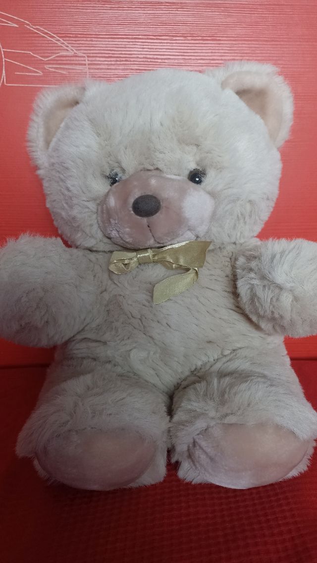 Urso de pelúcia bege