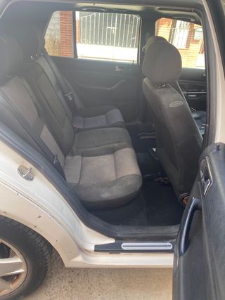 Volkswagen Golf 2000