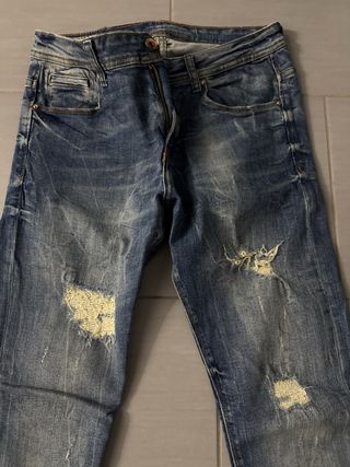 Jeans Zara strappati tg M