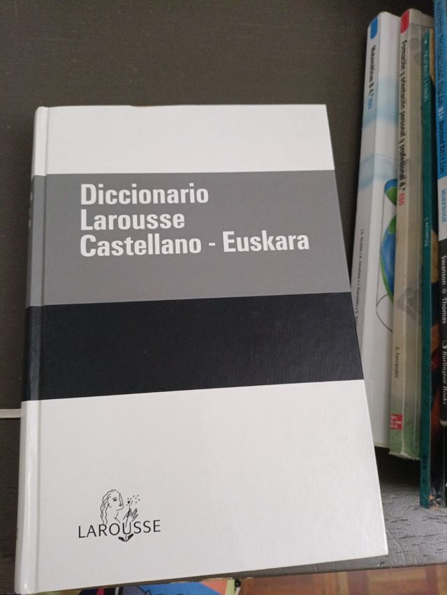 diccionario Larousse Castellano -Euskera