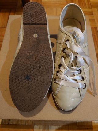 Tenis beige mujer