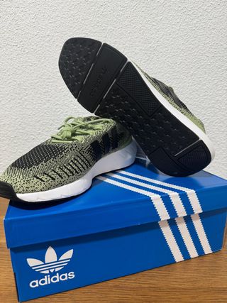 Zapatillas Adidas Swift Run - Talla 44