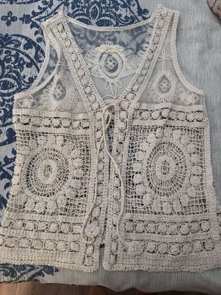 Pantalones crochet beige