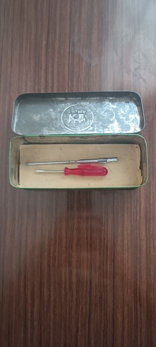 Caja metálica maquina de coser antigua Singer