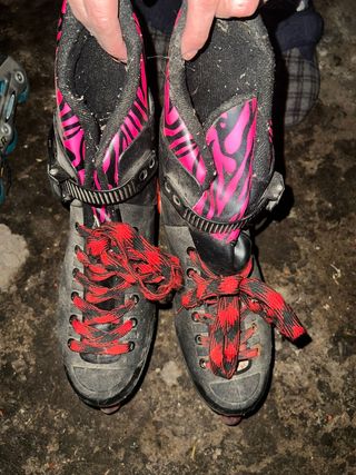 Patines en línea cebra rosa