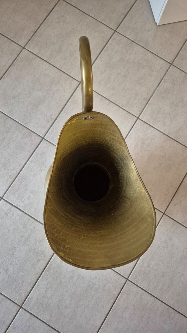 Anfora in rame dorato