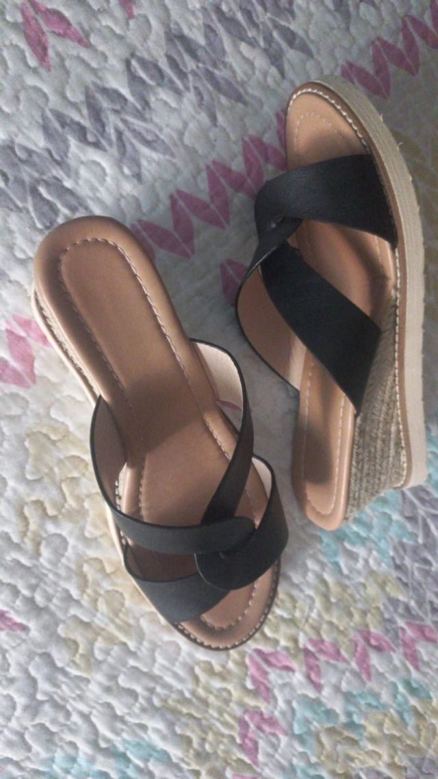 Sandalias cuña negras