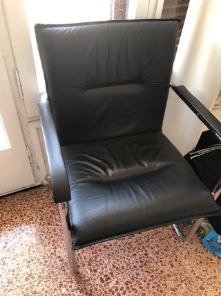 Silla oficina negra - piel sintética