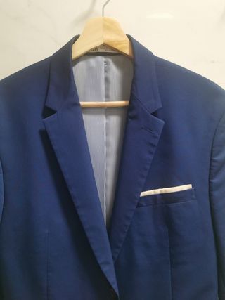 Traje Zara azul marino
