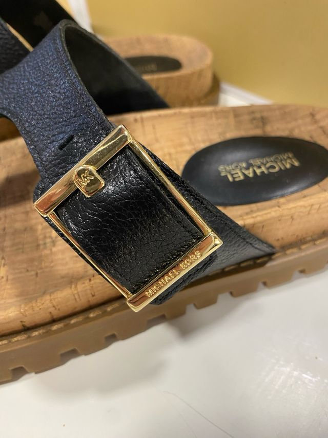 Sandalias Michael Kors negras de piel