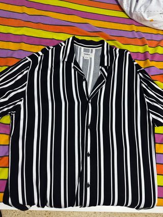 Camisa Pull&Bear rayas blancas y negras