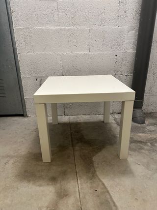 2 Mesitas blancas de madera