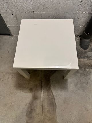 2 Mesitas blancas de madera