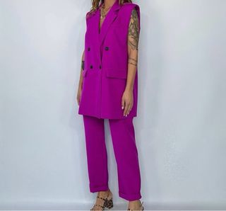 Conjunto chaleco y pantalón buganvilla