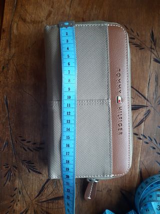 Cartera Tommy Hilfiger beige
