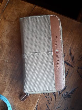 Cartera Tommy Hilfiger beige