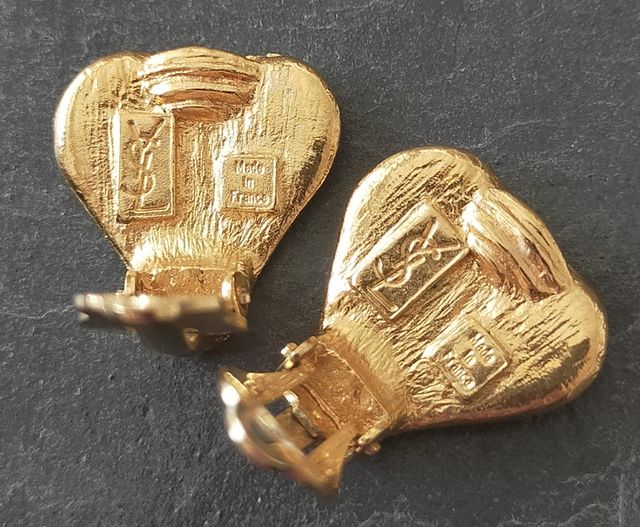 Pendientes Yves Saint Laurent vintage
Pétalos rosa