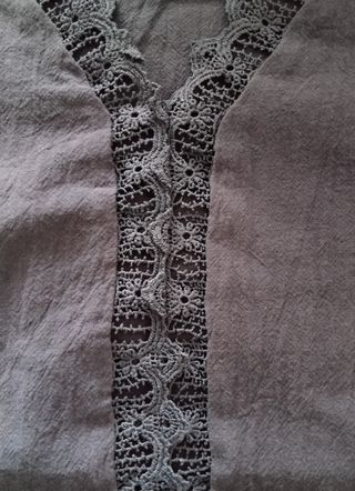 Blusa azul de encaje