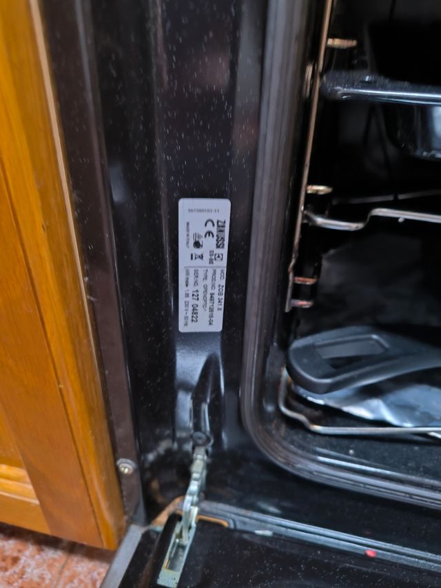 Horno Zanussi ZCV251X