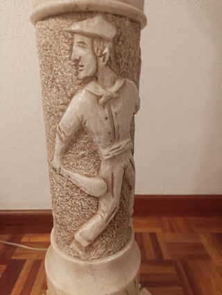 Lámpara antigua de pie de mármol (deportes vascos)