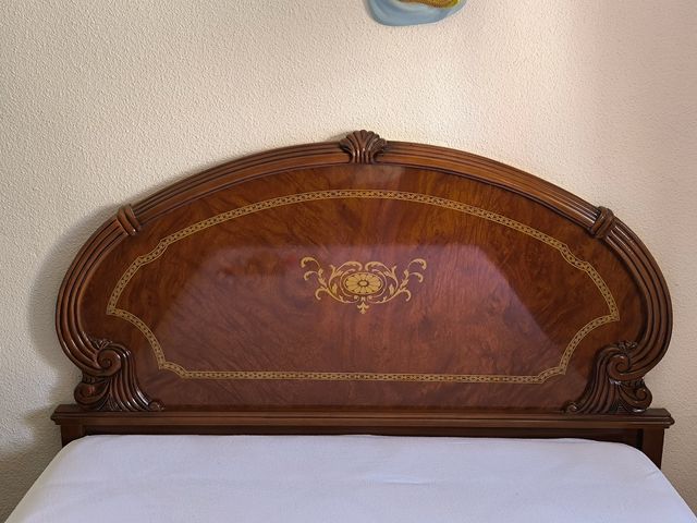 Dormitorio clásico madera