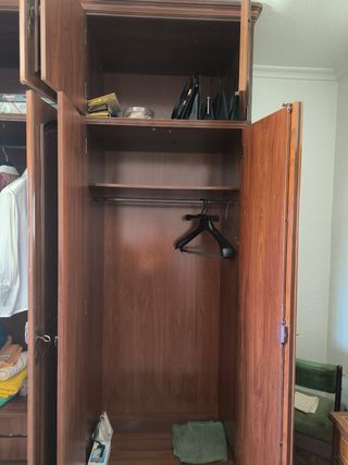 Dormitorio clásico madera