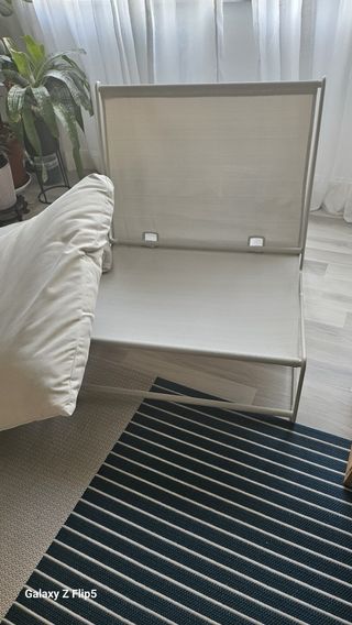 Silla plegable blanca diseño