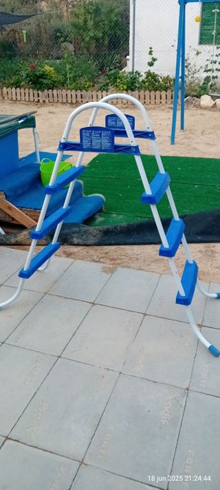 escalera de piscina