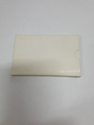 Tarjetero metálico plateado