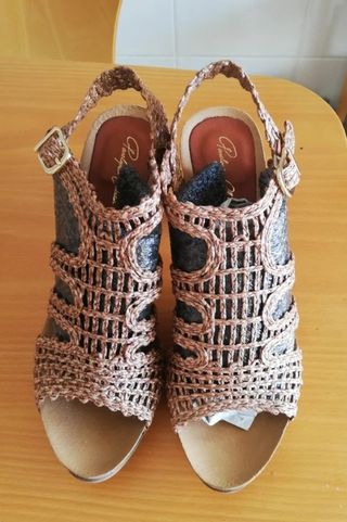 Sandalias tacón mujer marrón