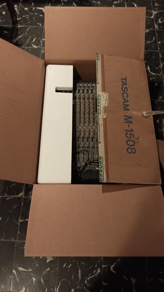 Mesa mezclas TEAC TASCAM M-1508 Impecable Estado