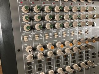 Mesa mezclas TEAC TASCAM M-1508 Impecable Estado