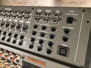 Mesa mezclas TEAC TASCAM M-1508 Impecable Estado