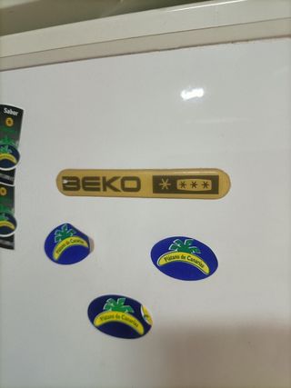 Frigorífico Beko mediano 55x160cm (de luz).
