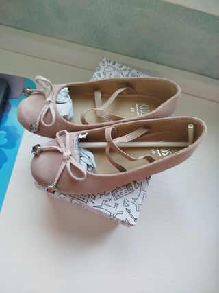 Manoletinas niña Kids El Corte Inglés rosa palo.