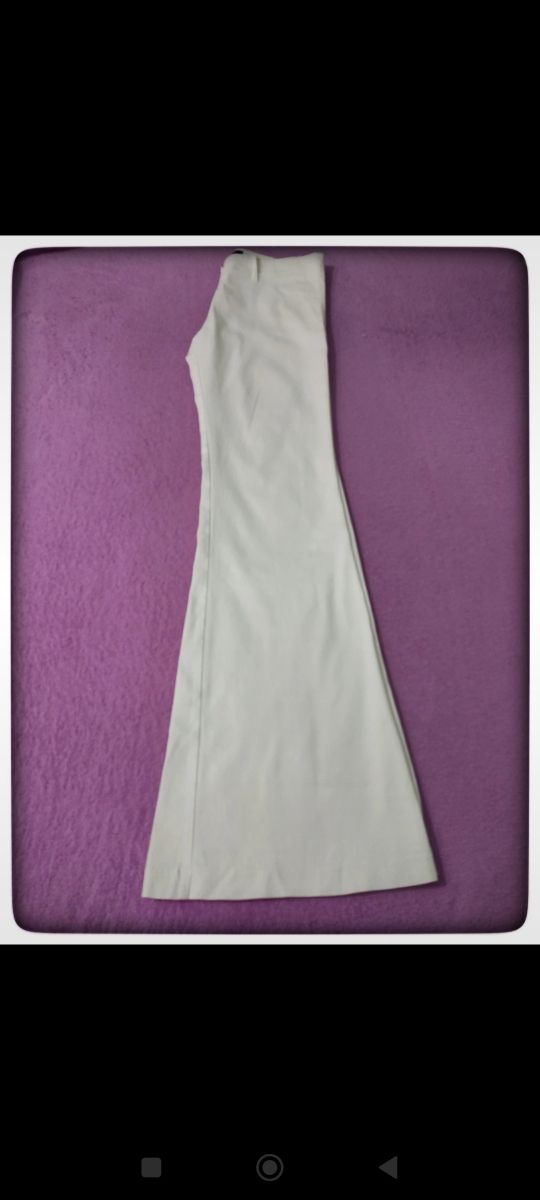 Pantalones campana blancos